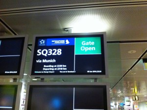 Flight screen SQ328
